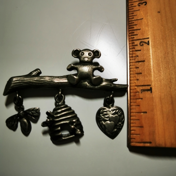 Vintage L Razza Pewter Bear on a Branch Bee Beehive Brooch - Picture 11 of 12